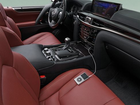 Used 2017 Lexus LX 570 4WD w/ Luxury Package image 38