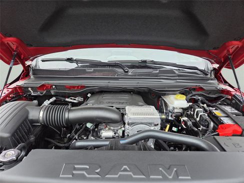 New 2026 RAM 1500 Laramie AWD/4WD image 32
