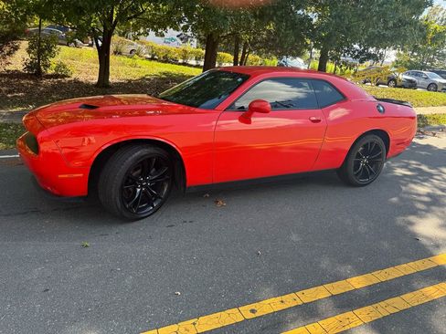 Used 2018 Dodge Challenger SXT w/ Blacktop Package image 15