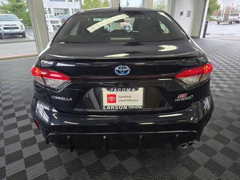 Certified 2023 Toyota Corolla SE w/ SE Package image 4