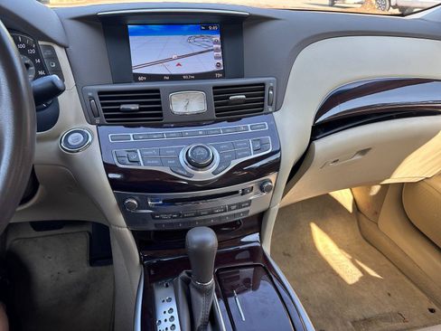 Used 2019 INFINITI Q70 Luxe w/ Proactive Package AWD/4WD image 24