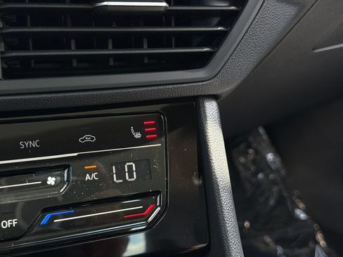 New 2026 Volkswagen Jetta SE FWD image 27