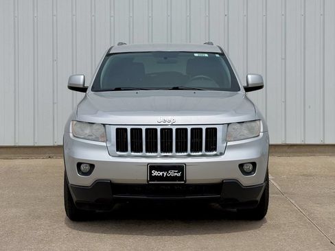 Used 2012 Jeep Grand Cherokee Laredo w/ Laredo E Group AWD/4WD image 9