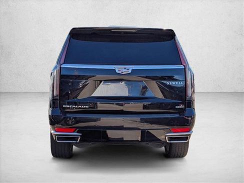Used 2022 Cadillac Escalade ESV Premium Luxury image 5