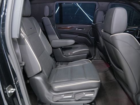 Used 2024 Cadillac Escalade ESV Premium Luxury image 30