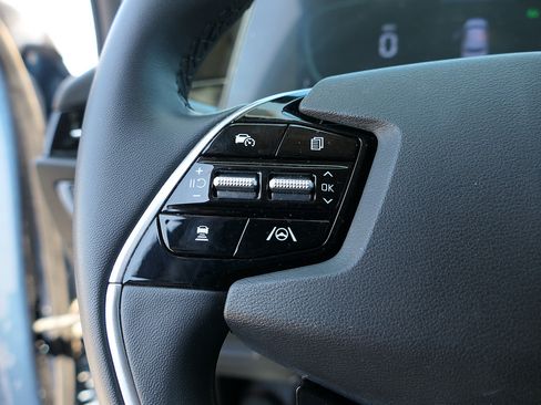 Used 2023 Kia Niro EX FWD image 14