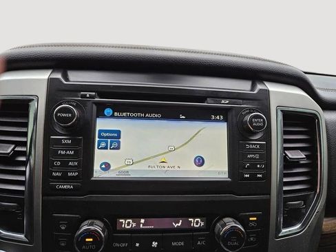 Used 2017 Nissan Titan SL w/ Chrome Package image 15