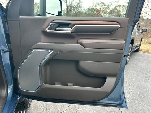 Used 2024 GMC Sierra 2500 Denali w/ Denali Reserve Package image 15