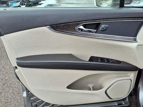 Used 2017 Lincoln MKX Reserve w/ Driver Assistance Package image 13