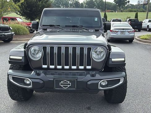 Used 2018 Jeep Wrangler Unlimited Sahara w/ Cold Weather Group AWD/4WD image 3