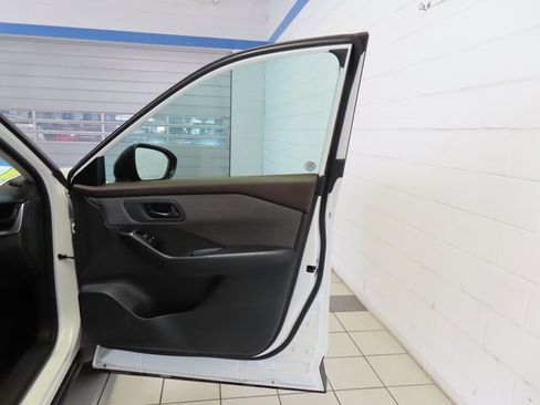 Used 2023 Nissan Rogue S image 24