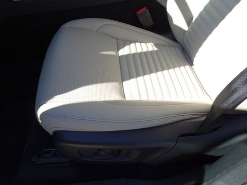 New 2025 Land Rover Discovery Sport S image 19