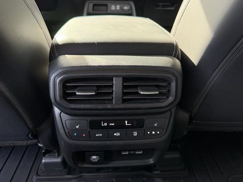 Used 2023 Honda Pilot Elite image 32
