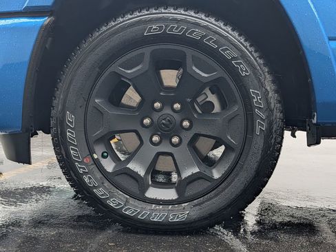 New 2026 RAM 1500 4x4 Crew Cab image 4