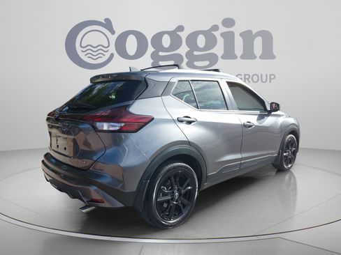 Used 2023 Nissan Kicks SV w/ Interior Electronics Package FWD image 5