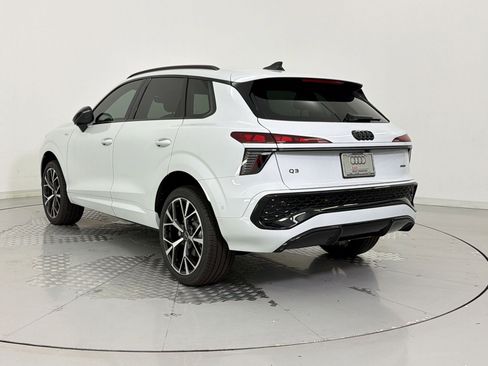 New 2026 Audi Q3 quattro 2.0T AWD/4WD image 3