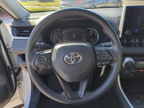 Used 2023 Toyota RAV4 LE FWD image 13