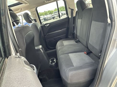 Used 2014 Jeep Patriot Latitude w/ Sun/Sound Group AWD/4WD image 31