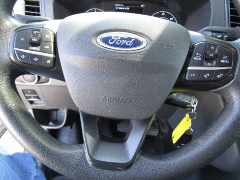 Used 2022 Ford Transit 250 Medium Roof AWD image 15