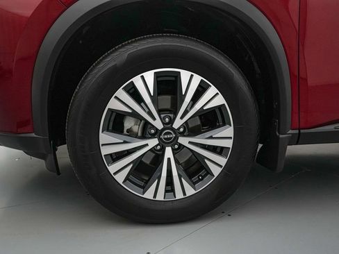 Used 2023 Nissan Rogue SV image 10