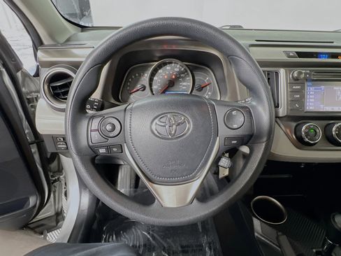 Used 2014 Toyota RAV4 LE image 18