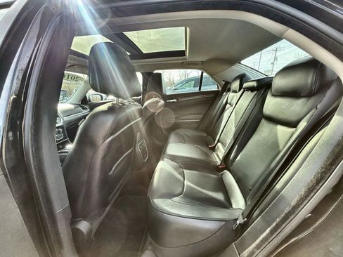 Used 2016 Chrysler 300 C image 25