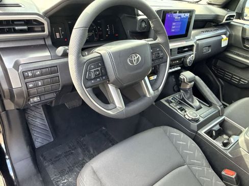 Used 2025 Toyota Tacoma SR5 AWD/4WD image 16
