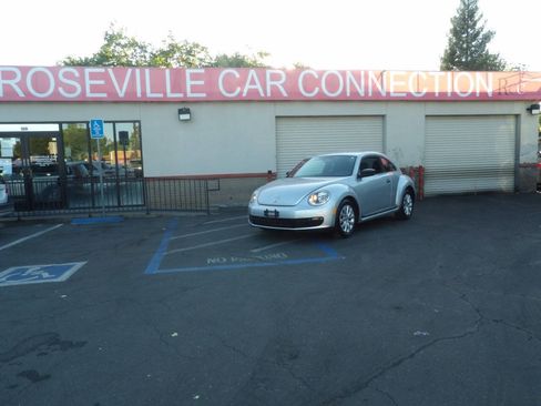 Used 2013 Volkswagen Beetle 2.5 FWD image 1