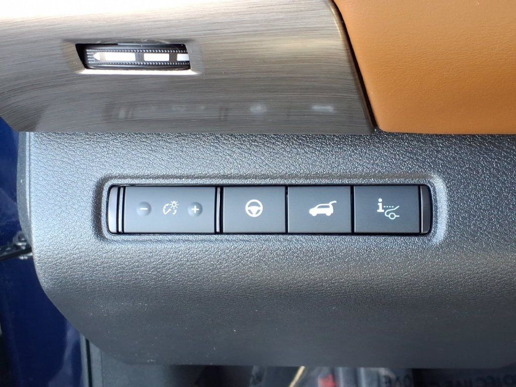 Certified 2023 Nissan Pathfinder Platinum AWD/4WD image 23