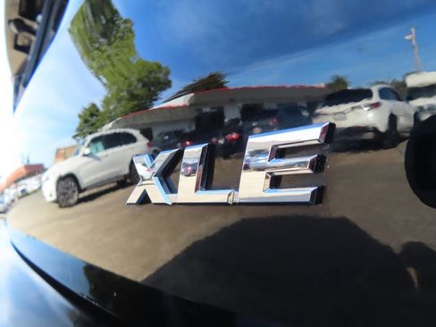 Used 2018 Toyota Highlander XLE image 8