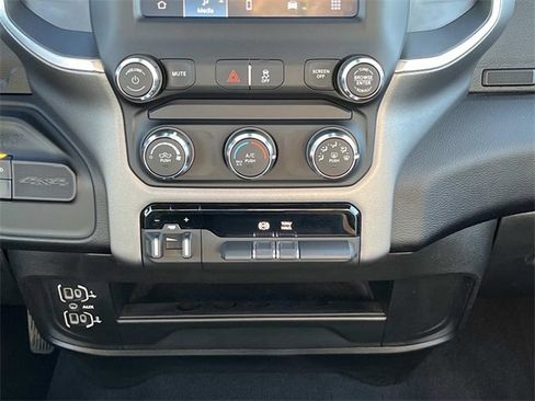 Used 2024 RAM 3500 Big Horn image 17