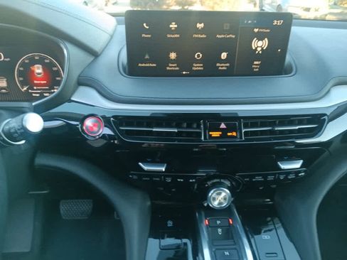 Used 2023 Acura MDX SH-AWD image 13