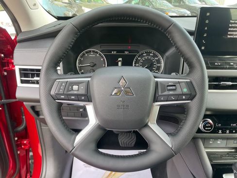 New 2026 Mitsubishi Outlander SE FWD image 15