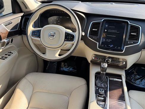 Used 2019 Volvo XC90 T6 Momentum w/ Protection Package Premier AWD/4WD image 18