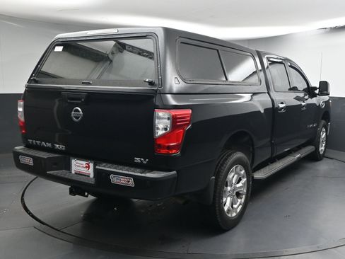 Used 2017 Nissan Titan SV image 8