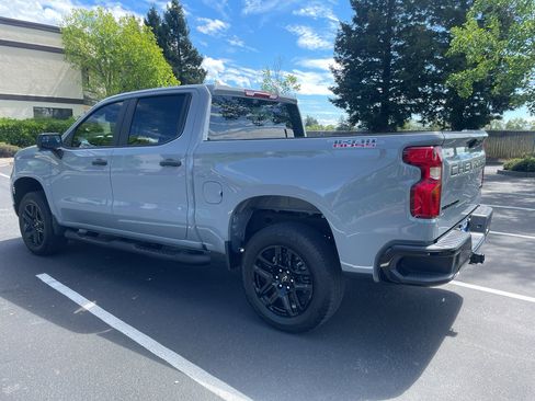 Used 2024 Chevrolet Silverado 1500 Custom Trail Boss w/ Turbomax Blackout Package AWD/4WD image 11