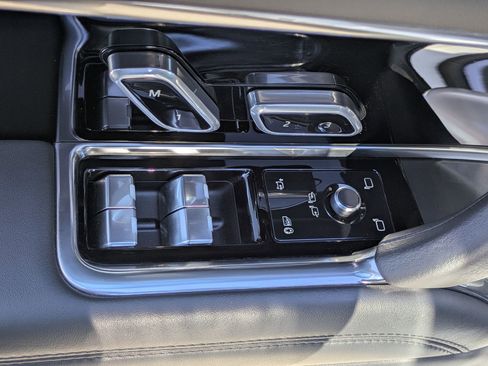 Certified 2023 Land Rover Range Rover SE image 21