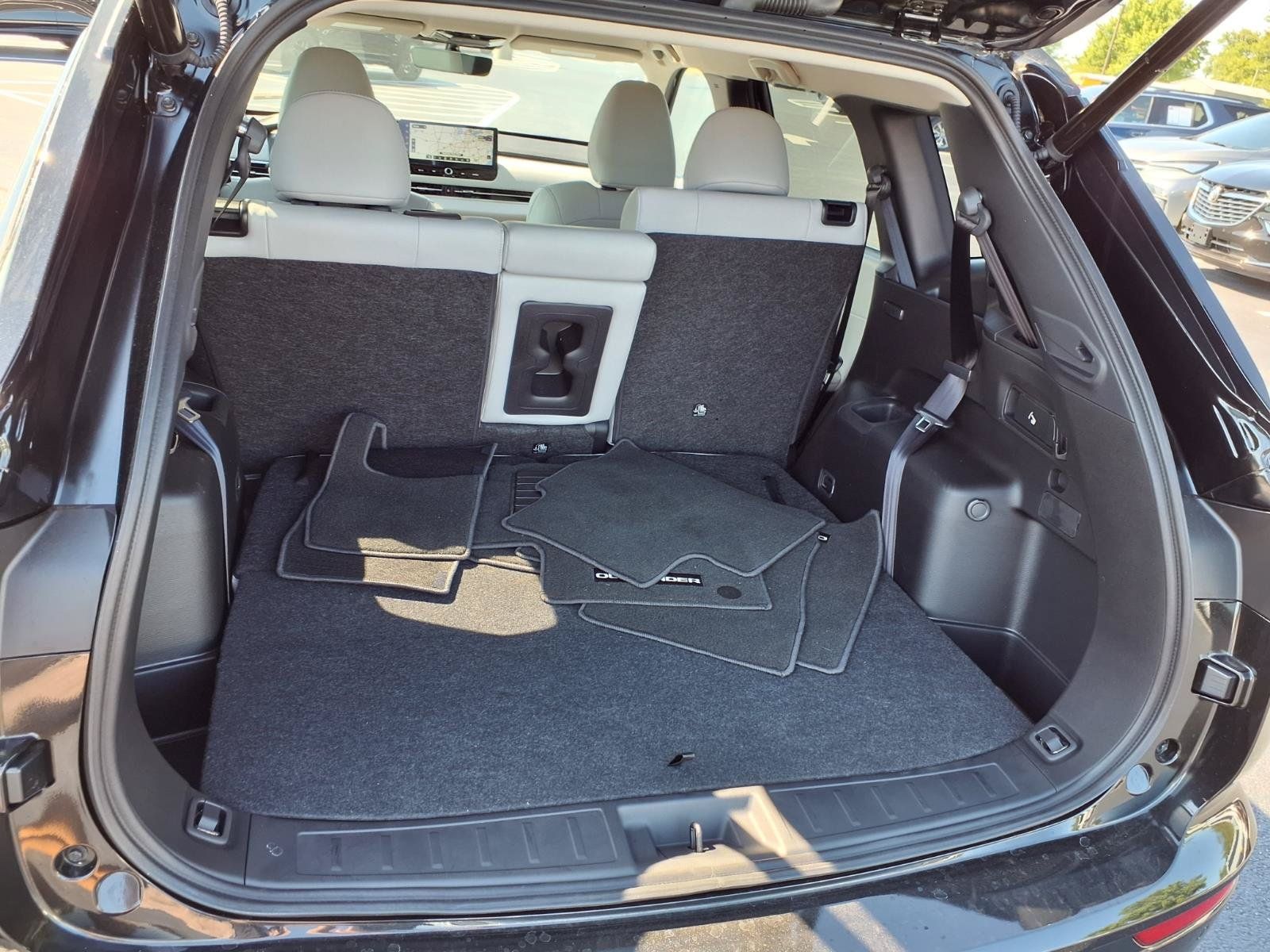 Used 2025 Mitsubishi Outlander SE FWD image 25