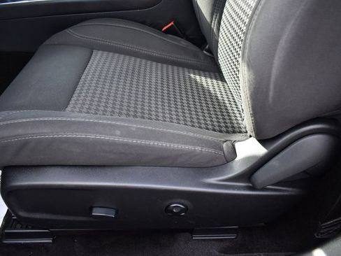 Used 2016 Dodge Challenger SXT image 11