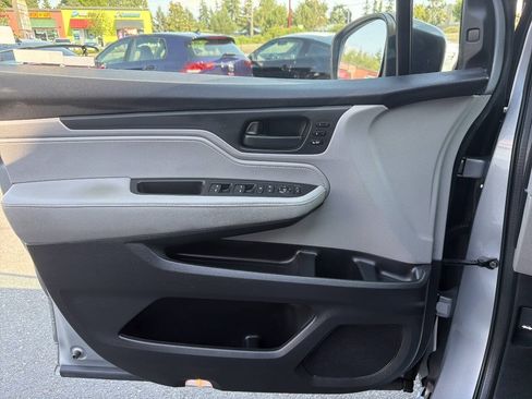 Used 2018 Honda Odyssey EX-L image 18
