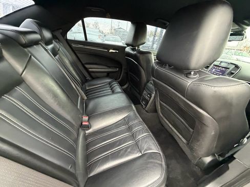 Used 2019 Chrysler 300 S RWD image 12