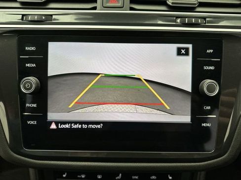 Certified 2024 Volkswagen Tiguan SE image 18