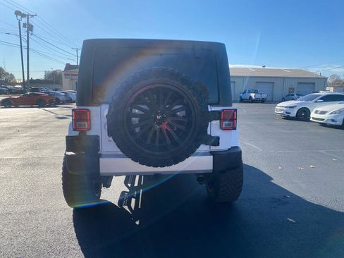 Used 2015 Jeep Wrangler Unlimited Sahara w/ Dual Top Group AWD/4WD image 6