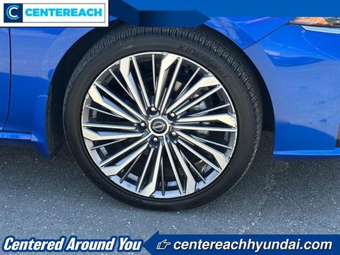 Used 2025 Nissan Altima 2.5 SL FWD image 6
