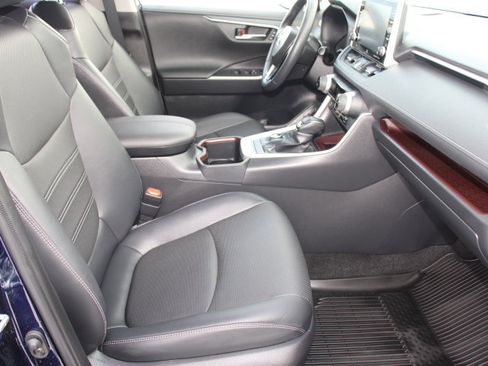 Certified 2022 Toyota RAV4 Limited image 22