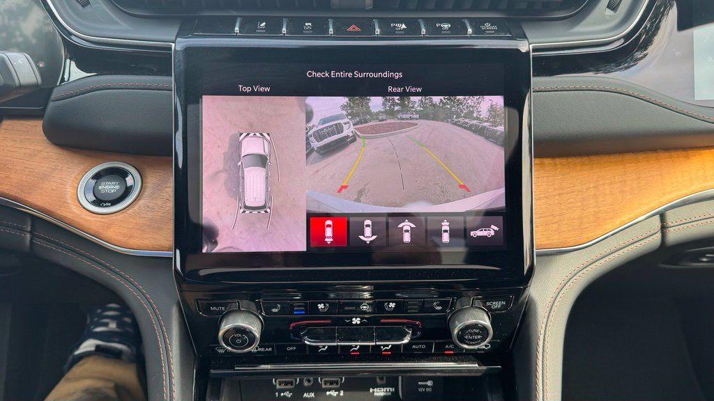 Used 2023 Jeep Grand Cherokee L Summit AWD/4WD image 17