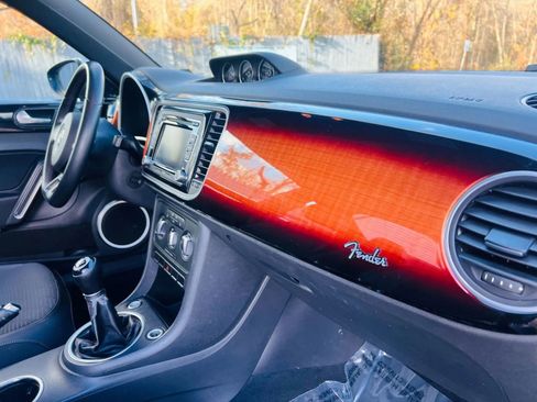 Used 2013 Volkswagen Beetle Turbo image 16