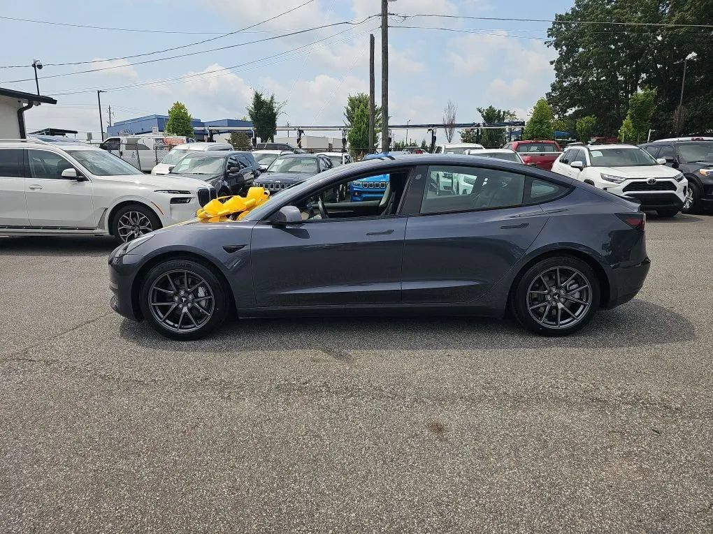 Used 2023 Tesla Model 3 Standard Range RWD image 5