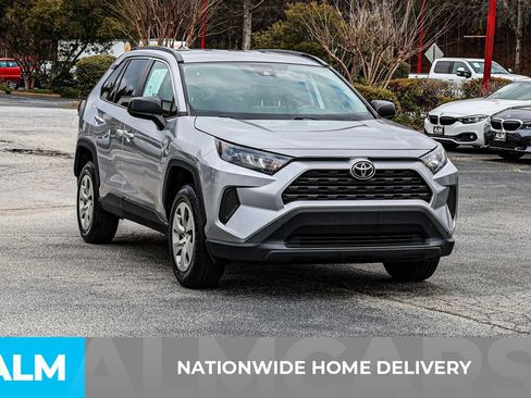 Used 2021 Toyota RAV4 LE image 4