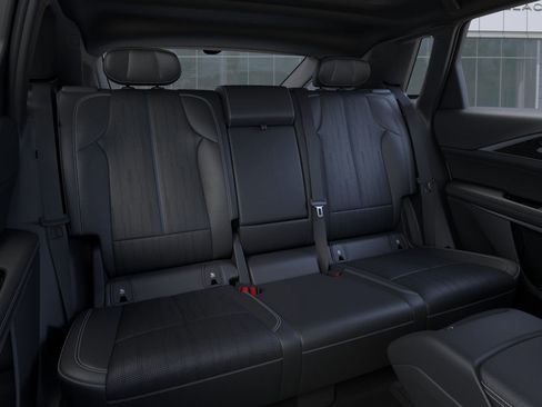 New 2025 Cadillac Lyriq Luxury AWD/4WD image 17